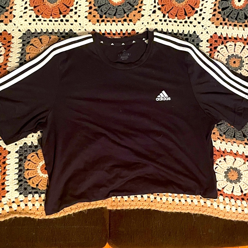 Mens adidas black and white Tee-shirt! Worn 1 time, 10/10 condition, No Trades!